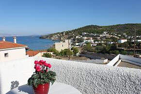 Blue Dolphin Studios & Apartment