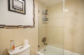 Hollywood Apartment by the Sea