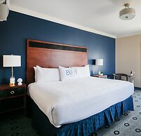 Bicycle Street Inn and Suites