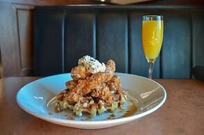 Bicycle Street Inn and Suites