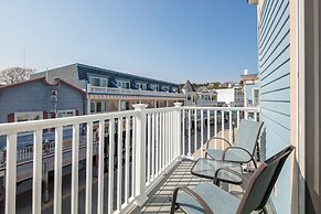 Bicycle Street Inn and Suites