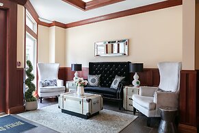 Bicycle Street Inn and Suites