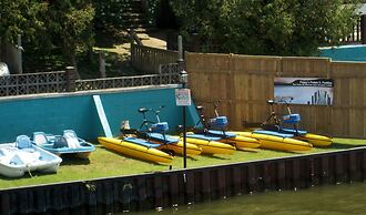 Edgewater Resorts - Edgewater Cottages