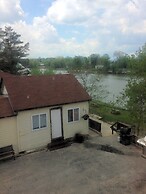 Edgewater Resorts - Edgewater Cottages