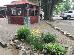 Edgewater Resorts - Edgewater Inn