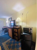 Maple Leaf Inn & Suites