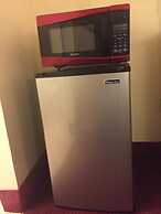 Maple Leaf Inn & Suites