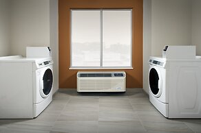 Holiday Inn Express & Suites Bay City by IHG