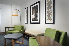 Holiday Inn Express & Suites Bay City by IHG