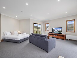 Oaks Lake Crackenback Resort