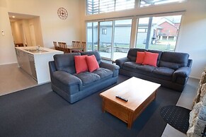 Lake Crackenback Resort & Spa