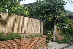 Lao Lu Lodge