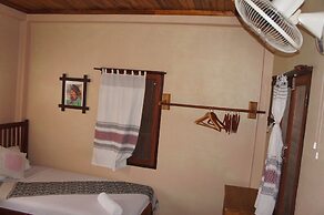 Lao Lu Lodge