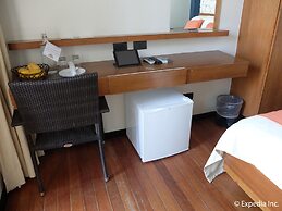 Watercolors Boracay Dive Resort