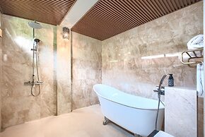 THE BLOSSOM RESORT ISLAND DA NANG - Onsen Included