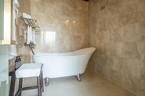 THE BLOSSOM RESORT ISLAND DA NANG - Onsen Included