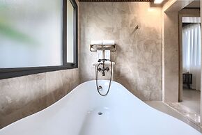 THE BLOSSOM RESORT ISLAND DA NANG - Onsen Included