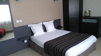 FASTHOTEL LE RALE DES GENETS - Un hôtel FH COLLECTION