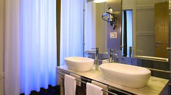 Stendhal Luxury Suites