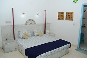 Maya Hotel & Restaurant
