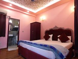 Maya Hotel & Restaurant
