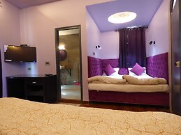 Maya Hotel & Restaurant