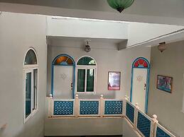 Maya Hotel & Restaurant