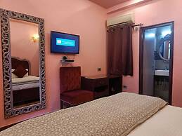 Maya Hotel & Restaurant