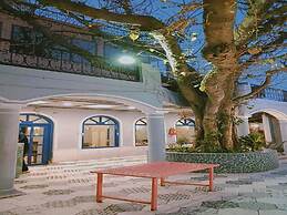 Maya Hotel & Restaurant