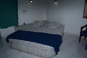 Maya Hotel & Restaurant