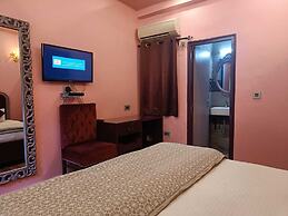 Maya Hotel & Restaurant