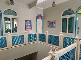 Maya Hotel & Restaurant