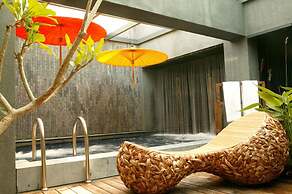 Moonshy Boutique Motel