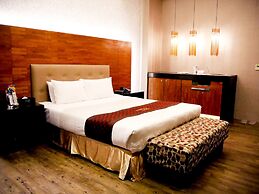 Moonshy Boutique Motel