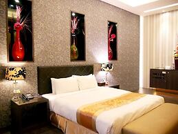 Moonshy Boutique Motel