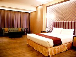 Moonshy Boutique Motel