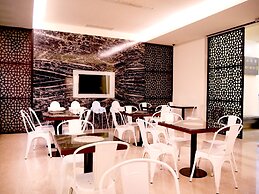 Moonshy Boutique Motel