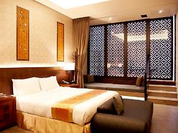 Moonshy Boutique Motel