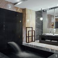 Moonshy Boutique Motel