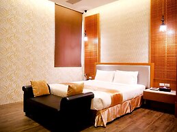 Moonshy Boutique Motel