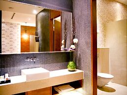 Moonshy Boutique Motel