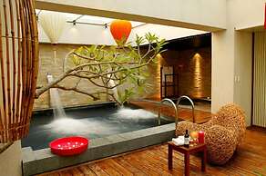 Moonshy Boutique Motel