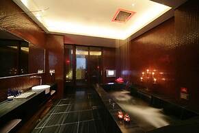 Moonshy Boutique Motel