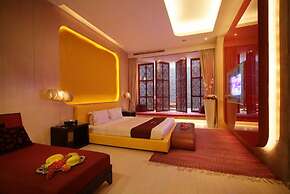 Moonshy Boutique Motel