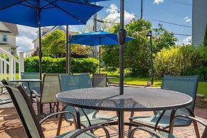 The Lighthouse Inn & Suites
