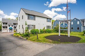 The Lighthouse Inn & Suites