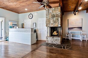 The Lighthouse Inn & Suites