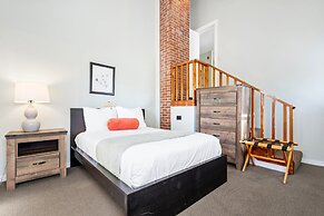 The Lighthouse Inn & Suites