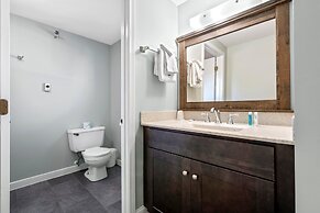 The Lighthouse Inn & Suites