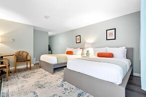 The Lighthouse Inn & Suites